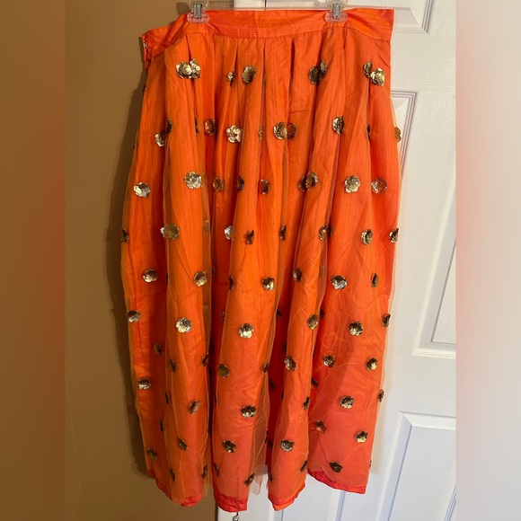 NWT Embroidered Net Pleated Lehenga in an Orange/Coral - Picture 10 of 12